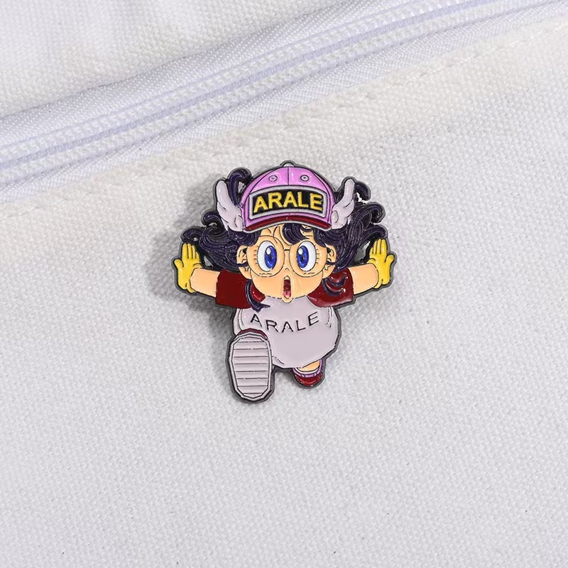 Broche con insignia de Dr. Slu - Anime Cosplay Little Girl reseña y precio
